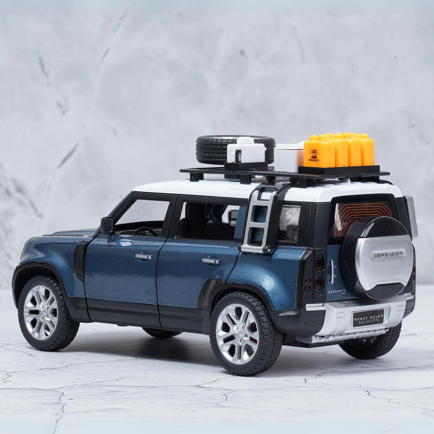 LAND ROVER DEFENDER Metal Diecast Display Car