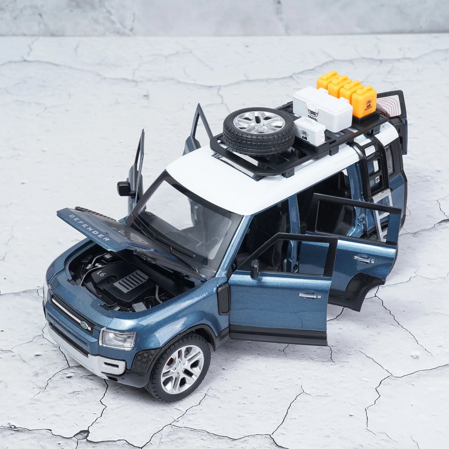 LAND ROVER DEFENDER Metal Diecast Display Car