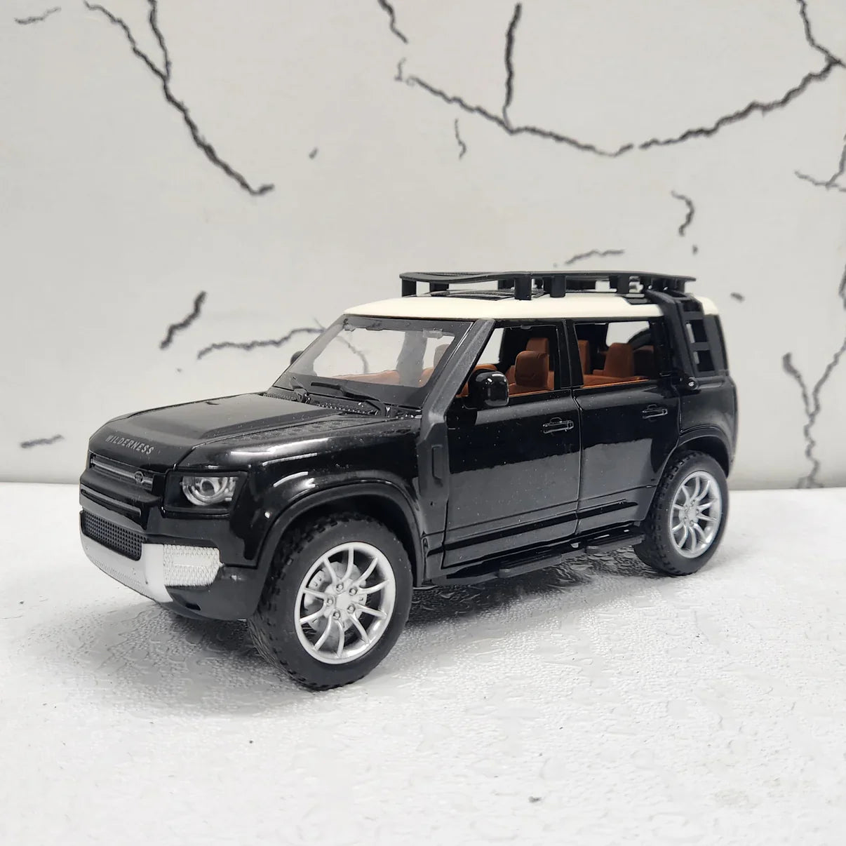 LAND ROVER DEFENDER Metal Diecast Display Car